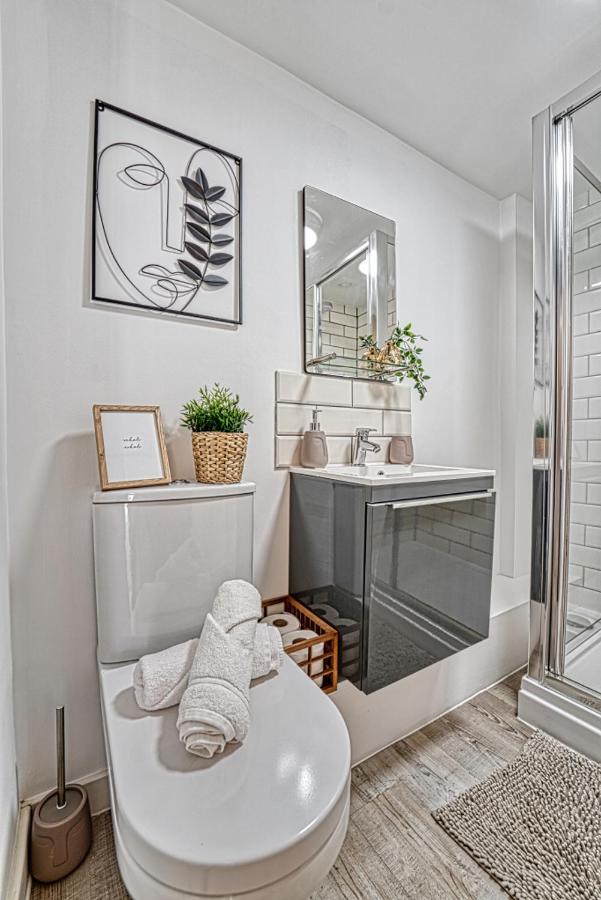 Guest Homes - Watledge House Apartment تِوْكيسبوري المظهر الخارجي الصورة