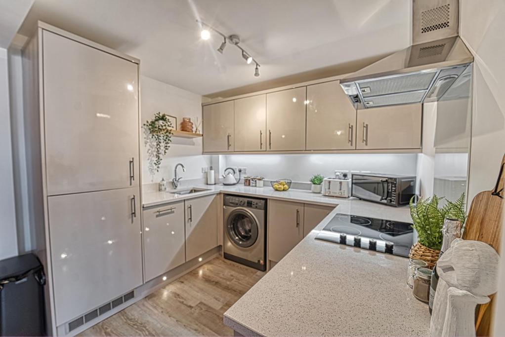 Guest Homes - Watledge House Apartment تِوْكيسبوري المظهر الخارجي الصورة