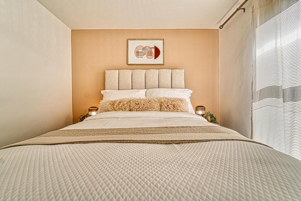 Guest Homes - Watledge House Apartment تِوْكيسبوري المظهر الخارجي الصورة