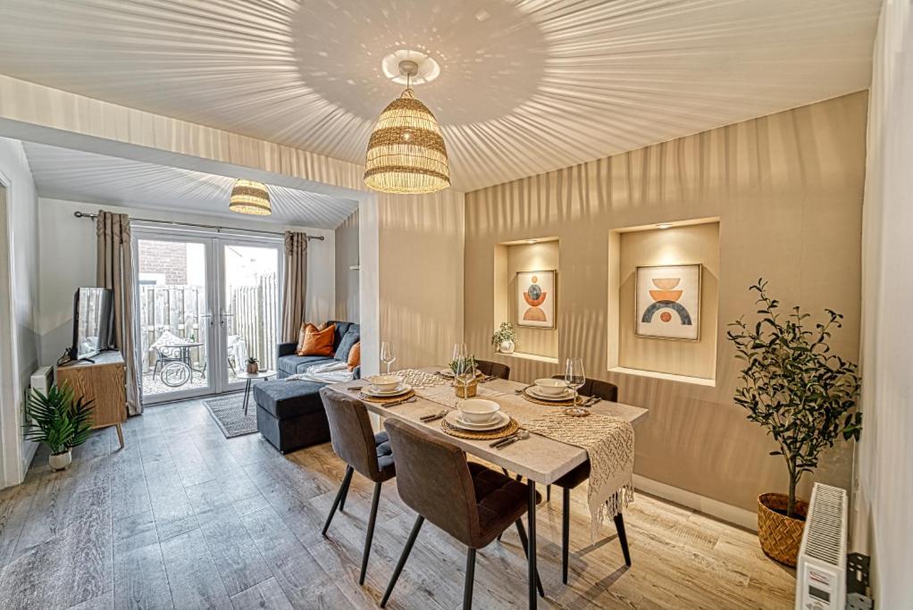 Guest Homes - Watledge House Apartment تِوْكيسبوري المظهر الخارجي الصورة