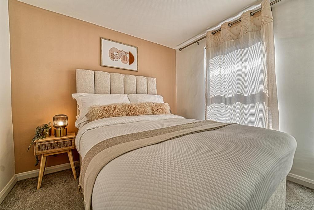 Guest Homes - Watledge House Apartment تِوْكيسبوري المظهر الخارجي الصورة